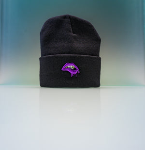 Lips Beanie (Black / Purple)