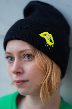 Lips Beanie (Black / Yellow)