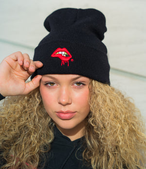 Lips Beanie (Black/ Red)